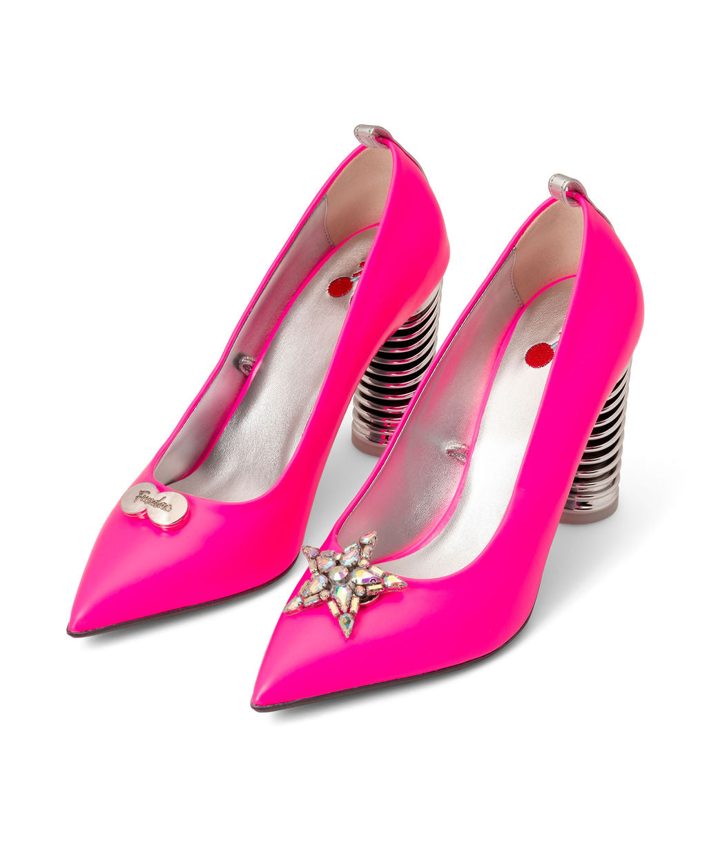 Push Up Pump | Bubble Gum made from Recycled Leather on a Silver Swirl Cone à la Magnetic