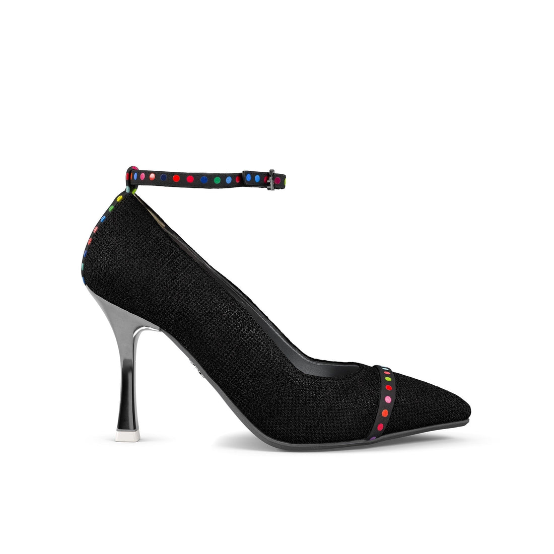 Licorice — Black
 Pumps on a Stroon heel