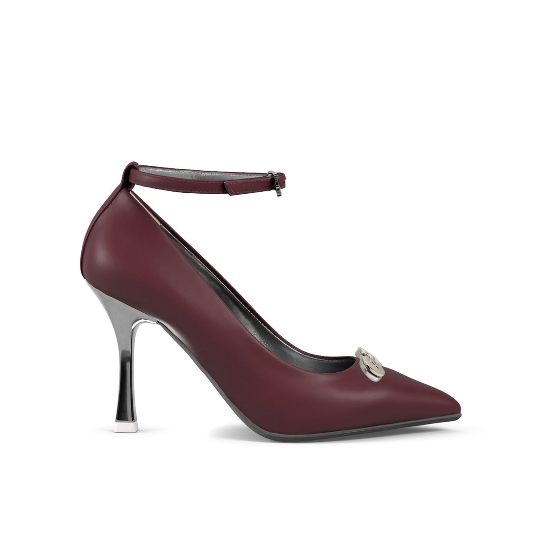 Cabernet — Maroon
 Pumps on a Stroon heel